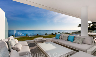 Appartement de luxe moderne et élégant, en première ligne de plage à vendre sur le nouveau Golden Mile, entre Marbella et Estepona 36955 