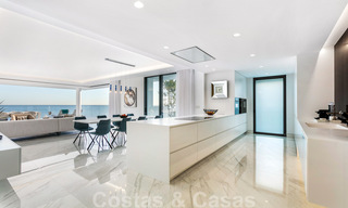 Appartement de luxe moderne et élégant, en première ligne de plage à vendre sur le nouveau Golden Mile, entre Marbella et Estepona 36956 