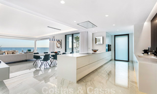 Appartement de luxe moderne et élégant, en première ligne de plage à vendre sur le nouveau Golden Mile, entre Marbella et Estepona 36956 