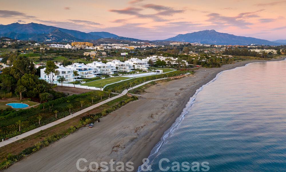 Appartement de luxe moderne et élégant, en première ligne de plage à vendre sur le nouveau Golden Mile, entre Marbella et Estepona 36958