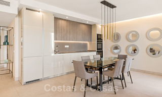 Penthouse contemporain rénové en première ligne de plage à vendre avec 4 chambres et une vue imprenable sur la nouvelle Golden Mile entre Marbella et Estepona 36889 