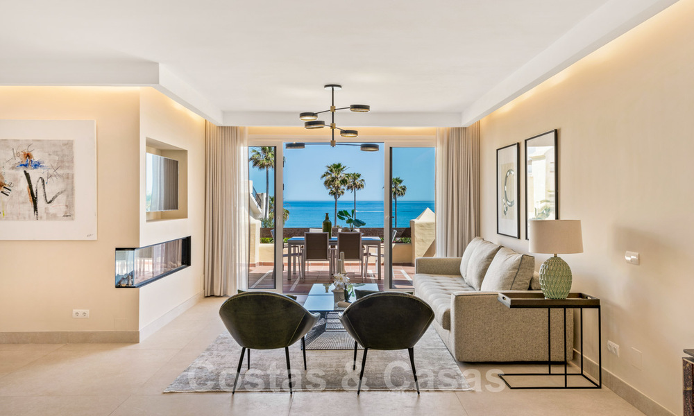 Penthouse contemporain rénové en première ligne de plage à vendre avec 4 chambres et une vue imprenable sur la nouvelle Golden Mile entre Marbella et Estepona 36895