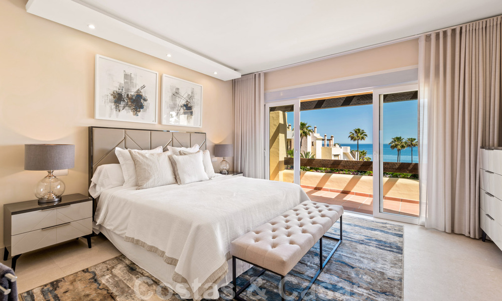 Penthouse contemporain rénové en première ligne de plage à vendre avec 4 chambres et une vue imprenable sur la nouvelle Golden Mile entre Marbella et Estepona 36916