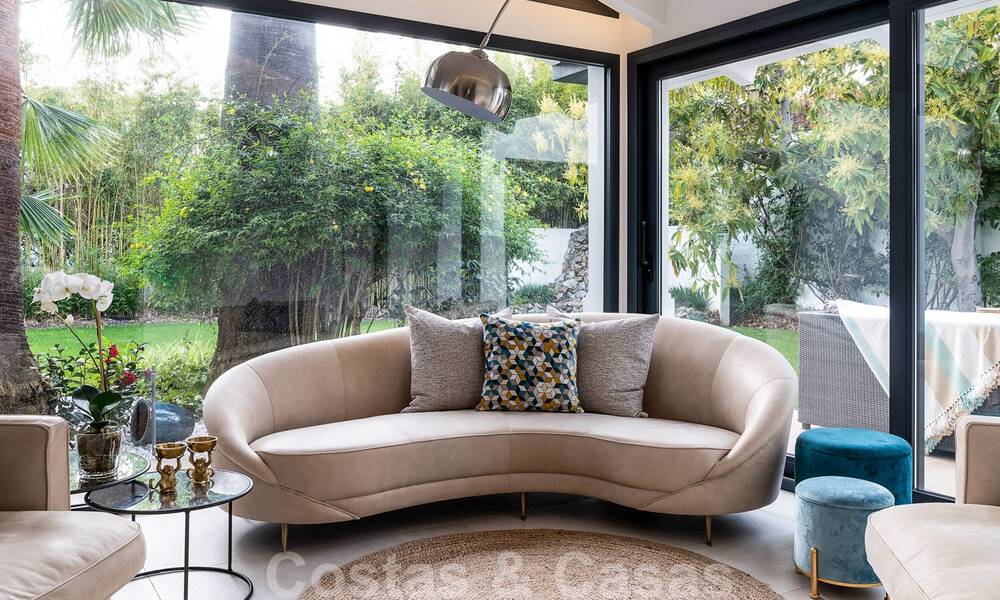 Villa à vendre entièrement rénovée dans un style méditerranéen contemporain sur le Golden Mile à Marbella 37366