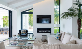 Villa à vendre entièrement rénovée dans un style méditerranéen contemporain sur le Golden Mile à Marbella 37367 