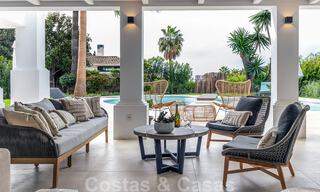 Villa à vendre entièrement rénovée dans un style méditerranéen contemporain sur le Golden Mile à Marbella 37368 