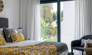 Villa à vendre entièrement rénovée dans un style méditerranéen contemporain sur le Golden Mile à Marbella 37370 