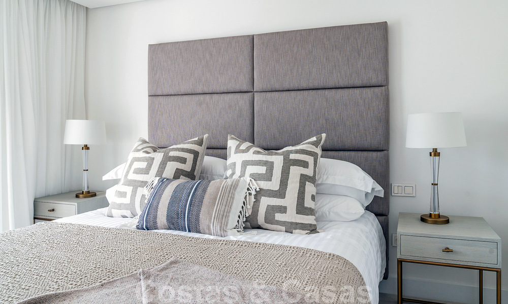 Villa à vendre entièrement rénovée dans un style méditerranéen contemporain sur le Golden Mile à Marbella 37372