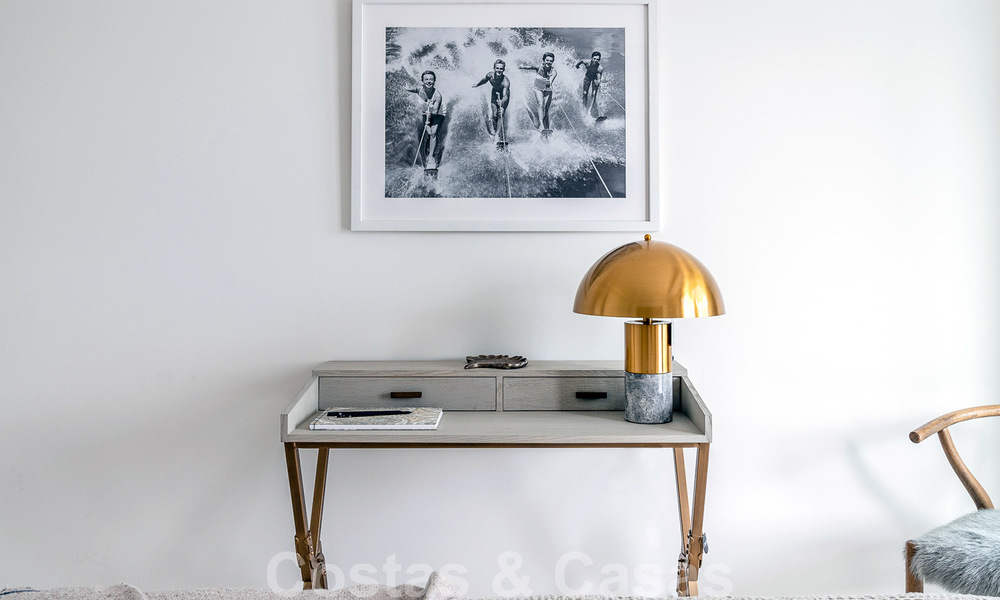 Villa à vendre entièrement rénovée dans un style méditerranéen contemporain sur le Golden Mile à Marbella 37373