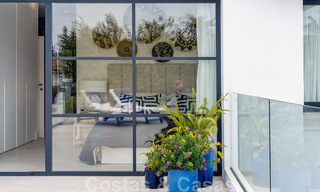 Villa à vendre entièrement rénovée dans un style méditerranéen contemporain sur le Golden Mile à Marbella 37376 