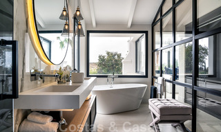 Villa à vendre entièrement rénovée dans un style méditerranéen contemporain sur le Golden Mile à Marbella 37379 