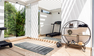 Villa à vendre entièrement rénovée dans un style méditerranéen contemporain sur le Golden Mile à Marbella 37383 