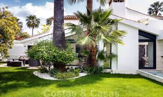 Villa à vendre entièrement rénovée dans un style méditerranéen contemporain sur le Golden Mile à Marbella 37385 
