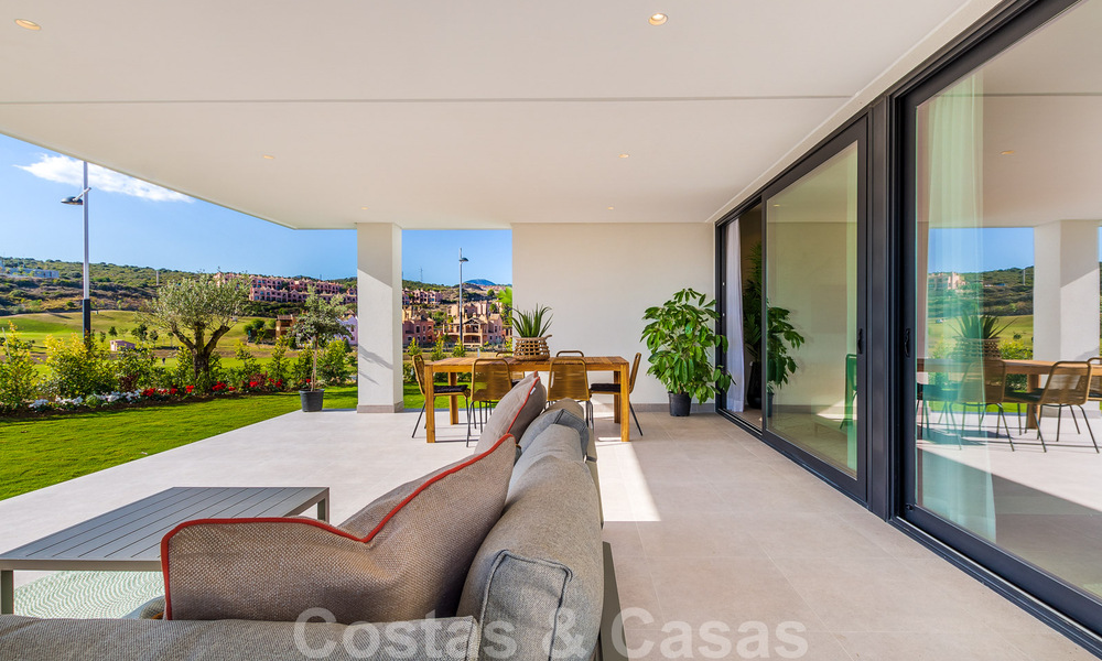 Nouvelle promotion d'appartements de luxe à vendre offrant des vues panoramiques sur la mer et un terrain de golf à Estepona 37421