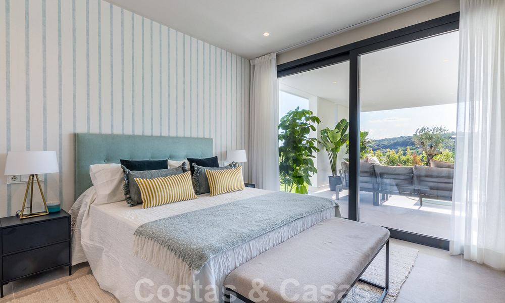 Nouvelle promotion d'appartements de luxe à vendre offrant des vues panoramiques sur la mer et un terrain de golf à Estepona 37435