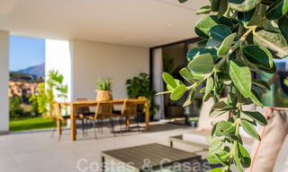 Nouvelle promotion d'appartements de luxe à vendre offrant des vues panoramiques sur la mer et un terrain de golf à Estepona 37438 