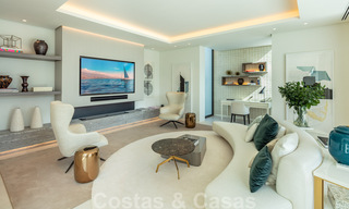Prête à emménager, nouvelle villa de conception moderne à vendre dans une urbanisation en bord de mer très recherchée, juste à l'est du centre de Marbella 37569 