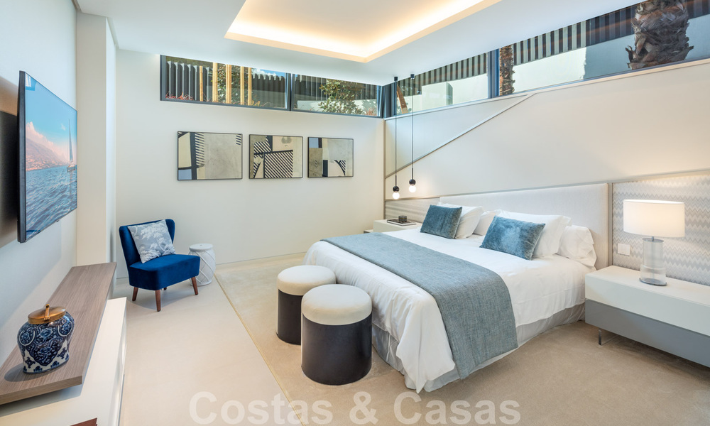 Prête à emménager, nouvelle villa de conception moderne à vendre dans une urbanisation en bord de mer très recherchée, juste à l'est du centre de Marbella 37571