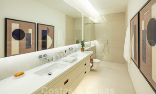 Prête à emménager, nouvelle villa de conception moderne à vendre dans une urbanisation en bord de mer très recherchée, juste à l'est du centre de Marbella 37574 