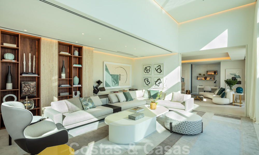 Prête à emménager, nouvelle villa de conception moderne à vendre dans une urbanisation en bord de mer très recherchée, juste à l'est du centre de Marbella 37580