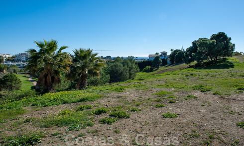 Terrain à vendre dans un complexe de golf avec de belles vues sur la mer - New Golden Mile, Marbella - Estepona 38004
