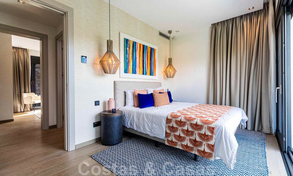 Prêt à emménager, villa moderne de luxe à vendre, première ligne de golf à Benahavis - Marbella 37642