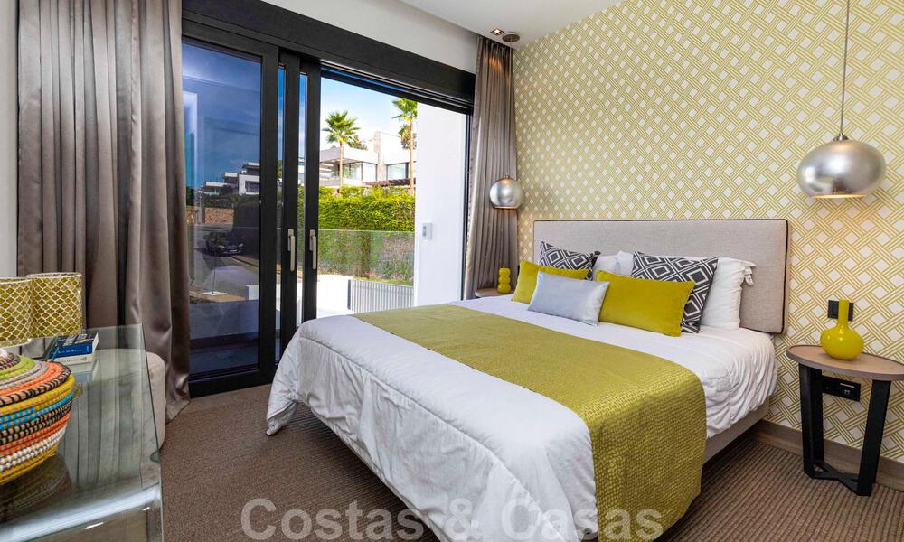 Prêt à emménager, villa moderne de luxe à vendre, première ligne de golf à Benahavis - Marbella 37644