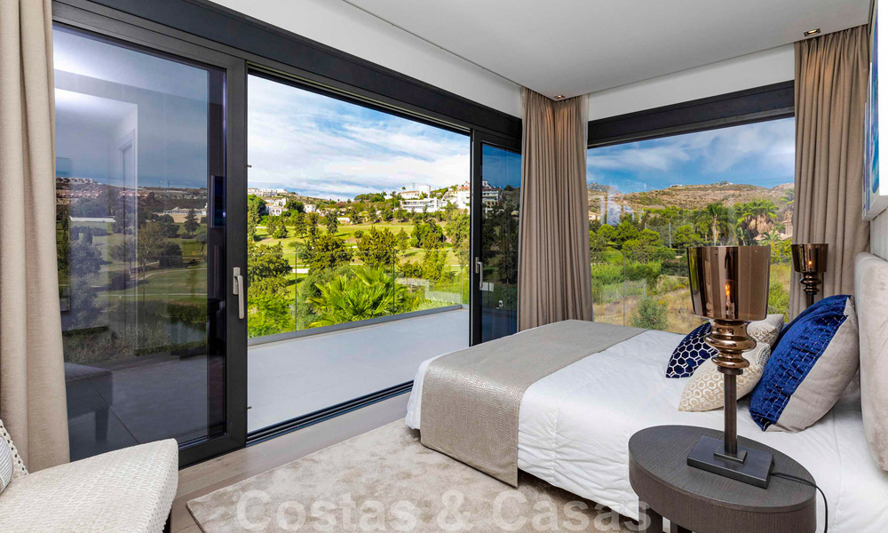 Prêt à emménager, villa moderne de luxe à vendre, première ligne de golf à Benahavis - Marbella 37646