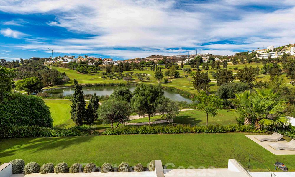 Prêt à emménager, villa moderne de luxe à vendre, première ligne de golf à Benahavis - Marbella 37650
