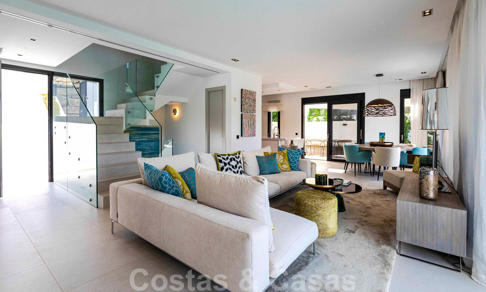 Prêt à emménager, villa moderne de luxe à vendre, première ligne de golf à Benahavis - Marbella 37655