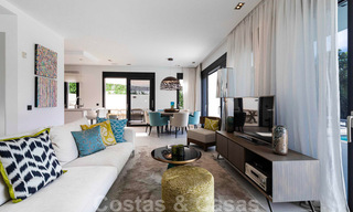 Prêt à emménager, villa moderne de luxe à vendre, première ligne de golf à Benahavis - Marbella 37656 