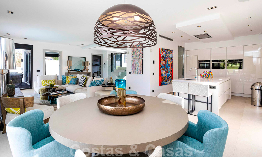 Prêt à emménager, villa moderne de luxe à vendre, première ligne de golf à Benahavis - Marbella 37657