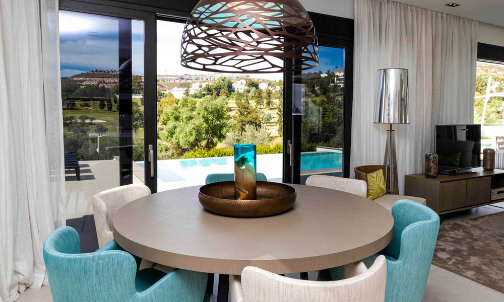 Prêt à emménager, villa moderne de luxe à vendre, première ligne de golf à Benahavis - Marbella 37660