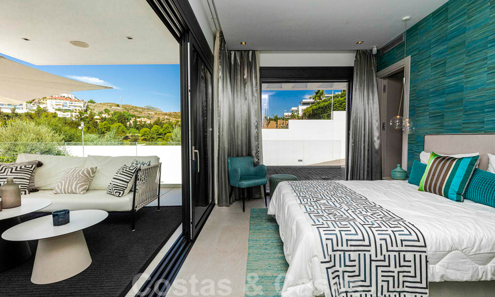 Prêt à emménager, villa moderne de luxe à vendre, première ligne de golf à Benahavis - Marbella 37662