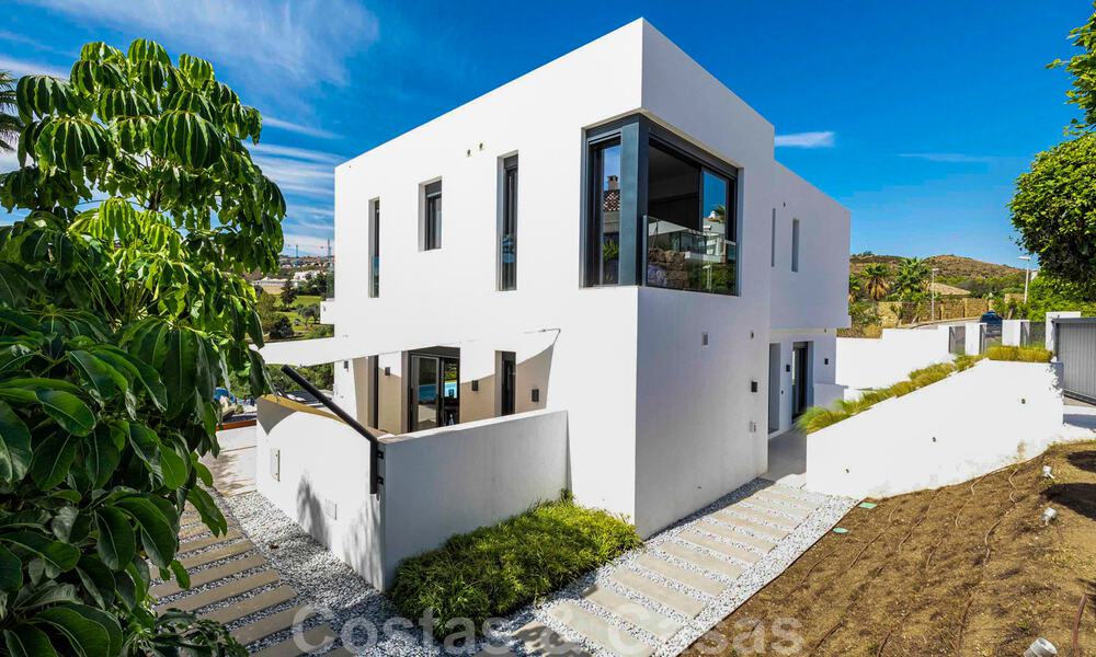 Prêt à emménager, villa moderne de luxe à vendre, première ligne de golf à Benahavis - Marbella 37666