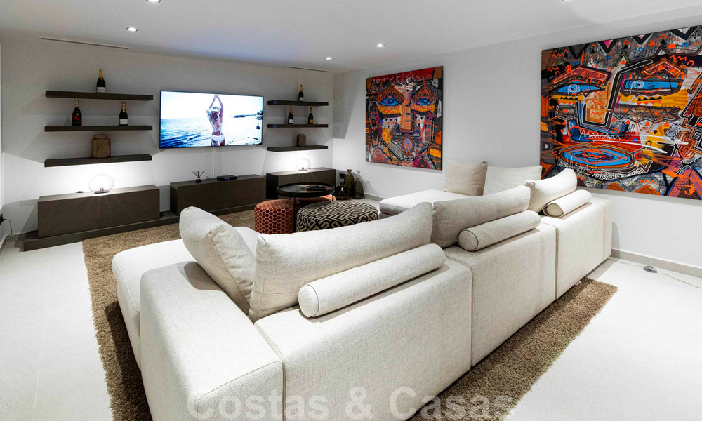 Prêt à emménager, villa moderne de luxe à vendre, première ligne de golf à Benahavis - Marbella 37667