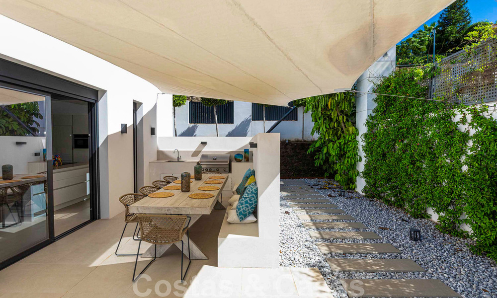 Prêt à emménager, villa moderne de luxe à vendre, première ligne de golf à Benahavis - Marbella 37670