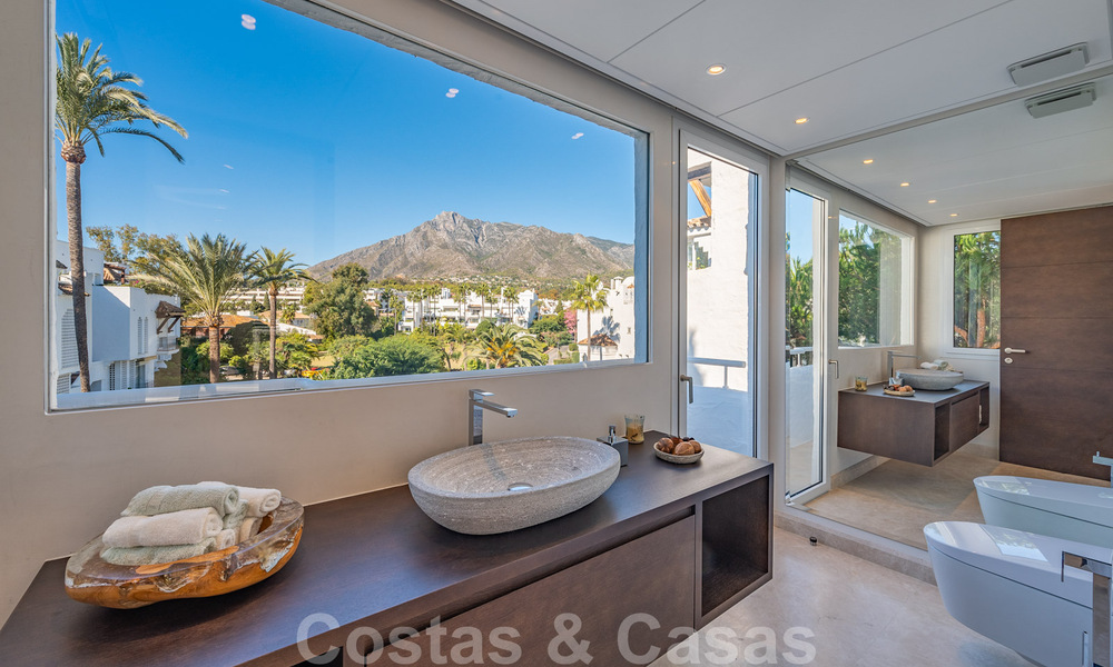 Penthouse de luxe contemporain remis à neuf en front de mer à vendre sur le Golden Mile à Marbella 37688