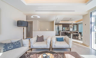 Penthouse de luxe contemporain remis à neuf en front de mer à vendre sur le Golden Mile à Marbella 37692 