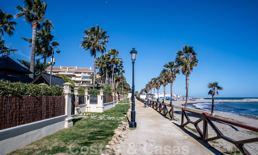 Appartement de luxe en front de mer à vendre avec vue sur la mer à Puerto Banus, Marbella 37735