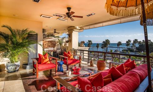 Appartement de luxe en front de mer à vendre avec vue sur la mer à Puerto Banus, Marbella 37738