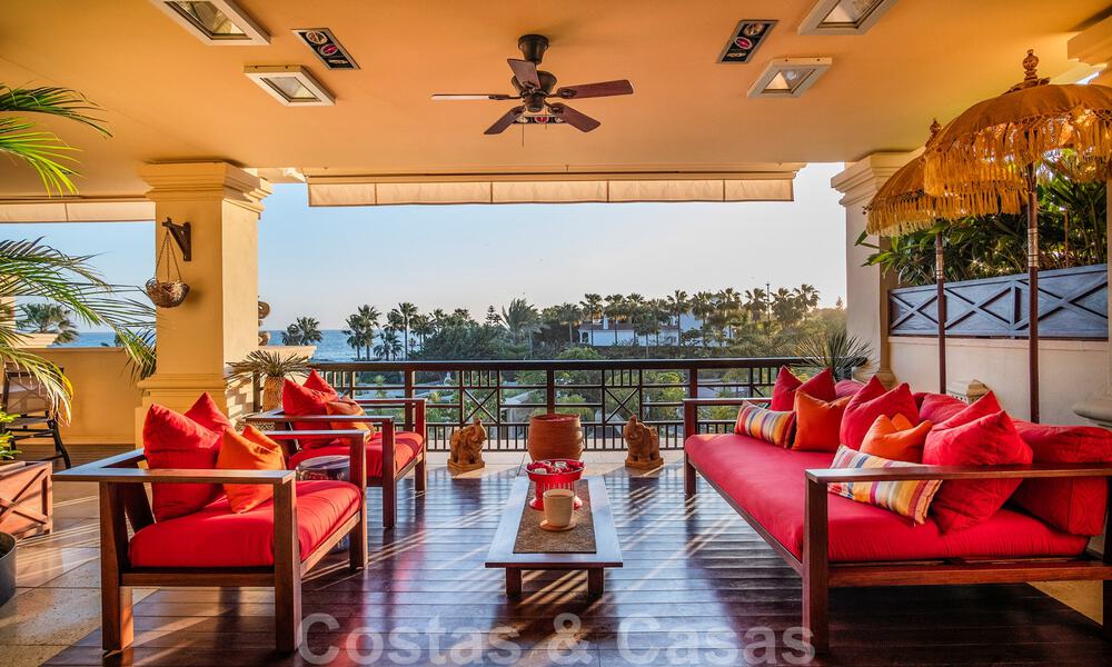 Appartement de luxe en front de mer à vendre avec vue sur la mer à Puerto Banus, Marbella 37739