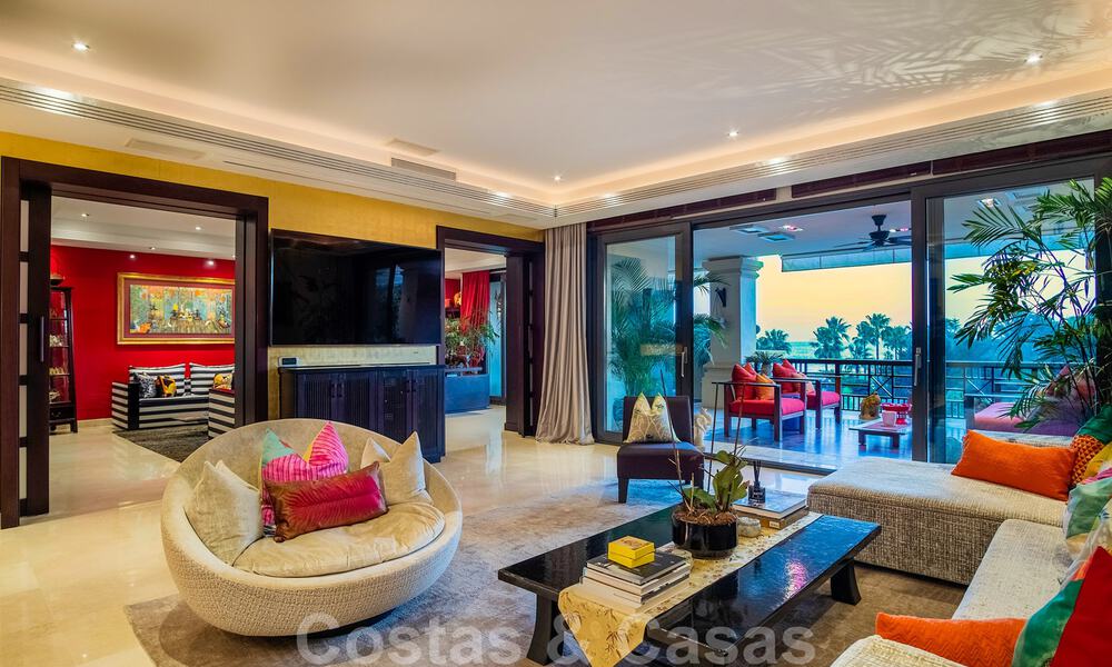 Appartement de luxe en front de mer à vendre avec vue sur la mer à Puerto Banus, Marbella 37740