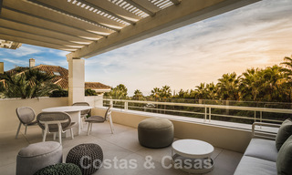 Luxueux penthouse à vendre avec vue sur la mer dans un complexe chic sur le Golden Mile à Marbella 37758 