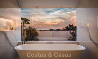 Luxueux penthouse à vendre avec vue sur la mer dans un complexe chic sur le Golden Mile à Marbella 37760 