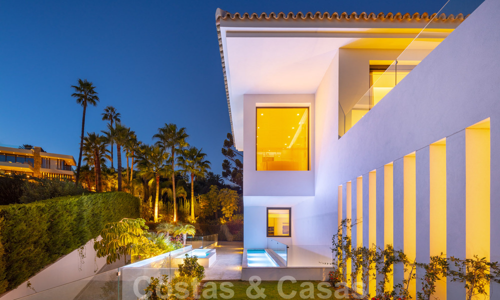 Nouvelle villa de luxe phénoménale et contemporaine à vendre au cœur de la vallée du golf de Nueva Andalucia, à Marbella 37907