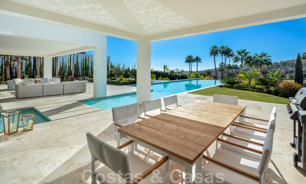 Nouvelle villa de luxe phénoménale et contemporaine à vendre au cœur de la vallée du golf de Nueva Andalucia, à Marbella 37908