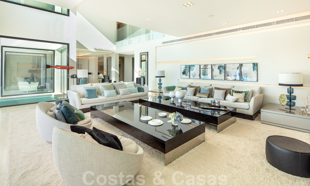 Nouvelle villa de luxe phénoménale et contemporaine à vendre au cœur de la vallée du golf de Nueva Andalucia, à Marbella 37916