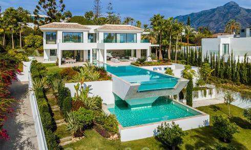 Nouvelle villa de luxe phénoménale et contemporaine à vendre au cœur de la vallée du golf de Nueva Andalucia, à Marbella 37926