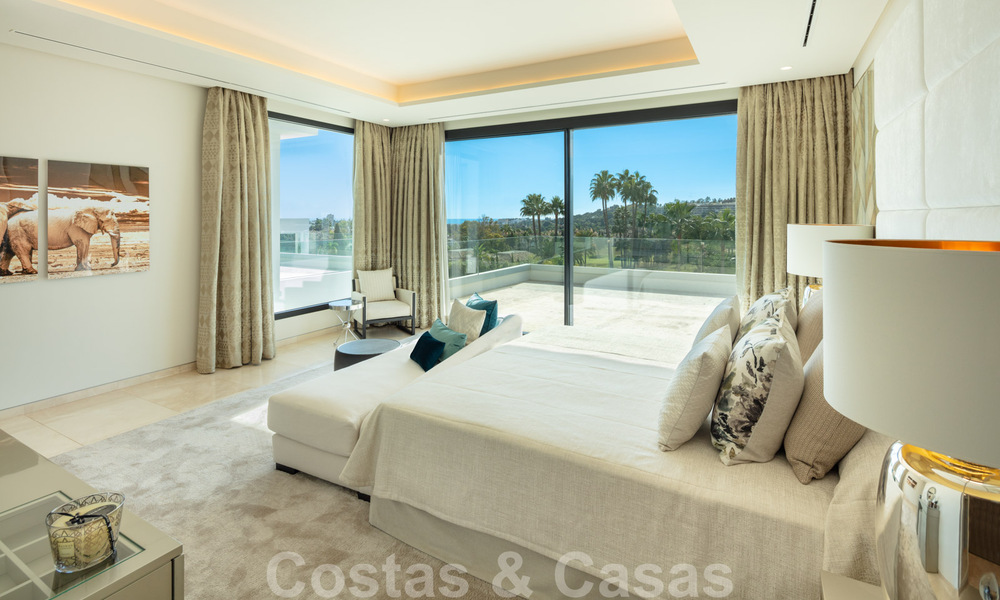 Nouvelle villa de luxe phénoménale et contemporaine à vendre au cœur de la vallée du golf de Nueva Andalucia, à Marbella 37928